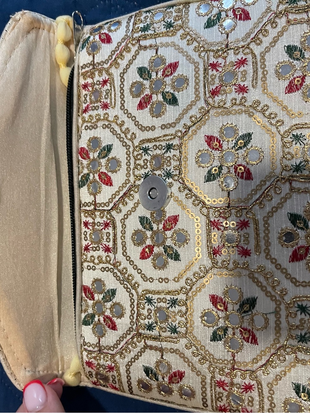Ethnic Indian Wear Gold & Cream Floral Embroidered Sequin Clutch and Cross Body - Picture 2 of 6